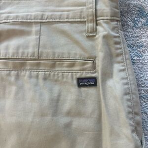 Patagonia Men's Tan khaki Shorts size 36 EUC